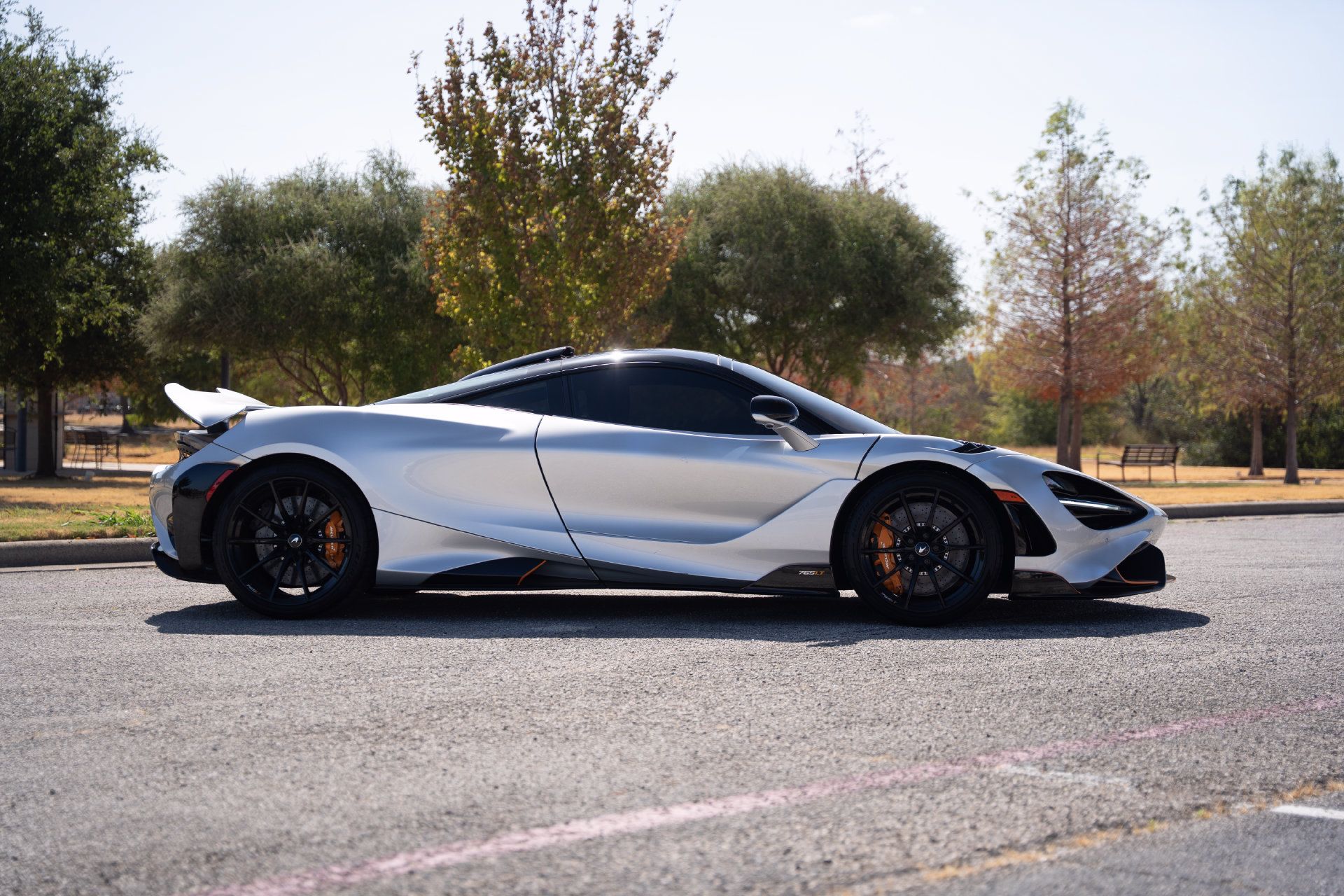 Used 2021 McLaren 765LT RWD image 26