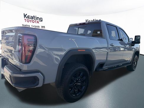 Used 2025 GMC Sierra 2500 AT4 w/ AT4 Preferred Package AWD/4WD image 3