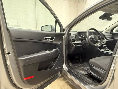 Used 2024 Kia Sportage LX image 30