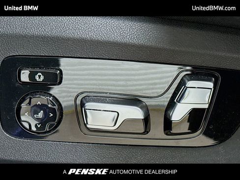 Used 2025 BMW X5 M60i w/ Executive Package image 4