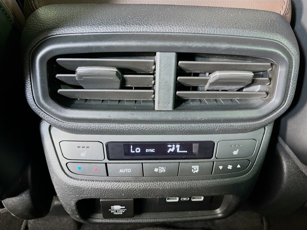 Used 2023 Honda Pilot Elite image 33