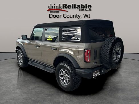 Used 2025 Ford Bronco Badlands image 3