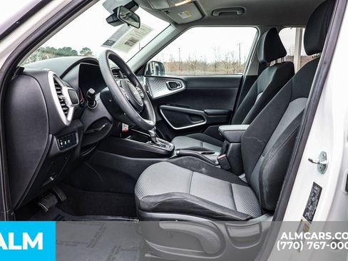 Used 2025 Kia Soul LX w/ LX Technology Package image 19