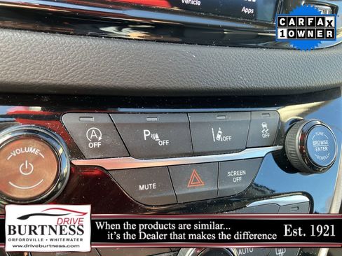 Used 2024 Chrysler Pacifica Touring-L FWD image 41