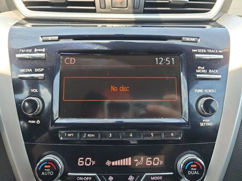 Used 2017 Nissan Murano S AWD/4WD image 28