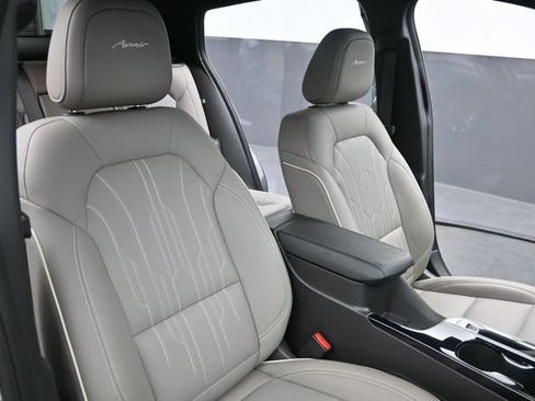 Used 2025 Buick Envista Avenir FWD image 23