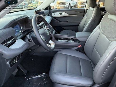 New 2026 Ford Explorer Active w/ Active Comfort Package image 12
