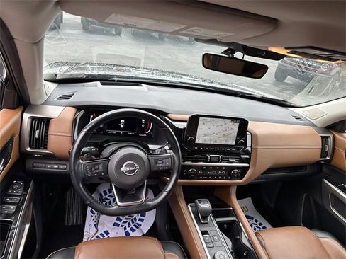 Used 2023 Nissan Pathfinder Platinum w/ Cargo Package image 15