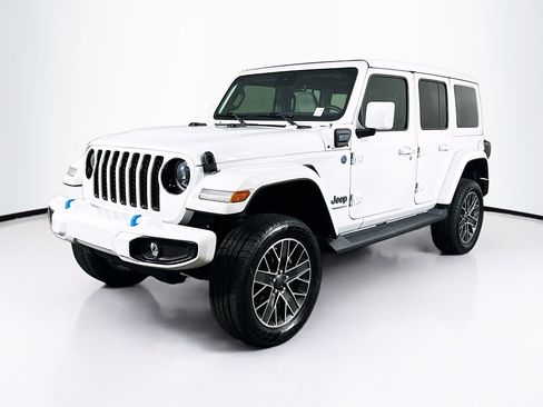 Used 2023 Jeep Wrangler Unlimited Sahara image 3