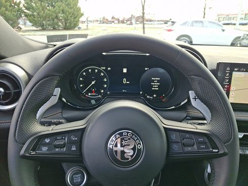 New 2026 Alfa Romeo Tonale w/ Active Assist Package AWD/4WD image 5
