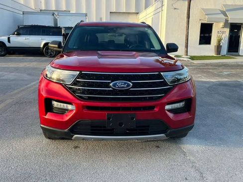 Used 2020 Ford Explorer XLT w/ Equipment Group 202A image 3