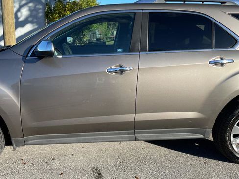 Used 2011 Chevrolet Equinox LT w/ Chrome Appearance Package image 6