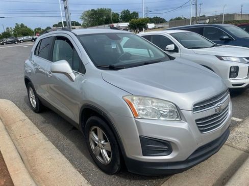 Used 2016 Chevrolet Trax LT FWD image 1