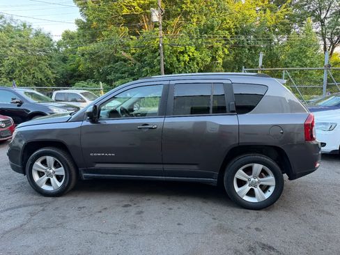 Used 2016 Jeep Compass Latitude FWD image 8