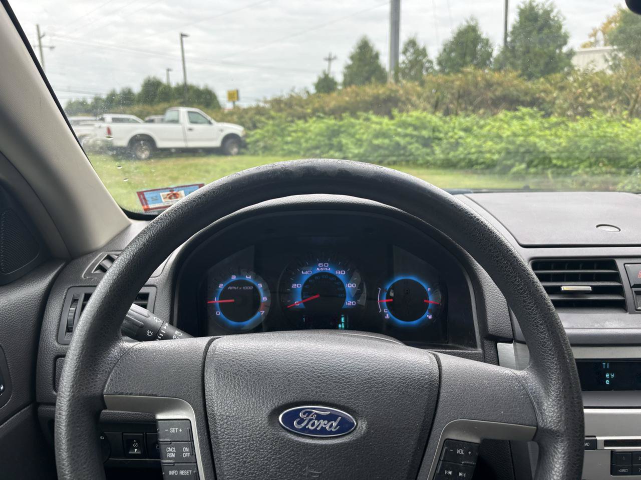 Used 2010 Ford Fusion SE FWD image 10