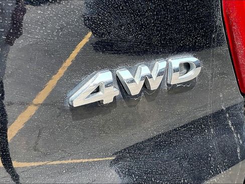 Used 2018 Ford Explorer XLT w/ Equipment Group 202A AWD/4WD image 7