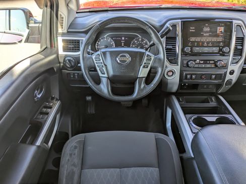 Used 2021 Nissan Titan SV w/ SV Convenience Package image 18