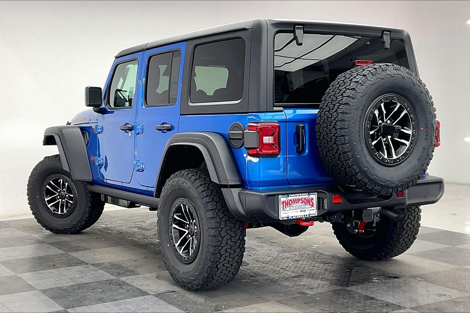 New 2026 Jeep Wrangler Unlimited Rubicon w/ Xtreme 35 Tire Package AWD/4WD image 2