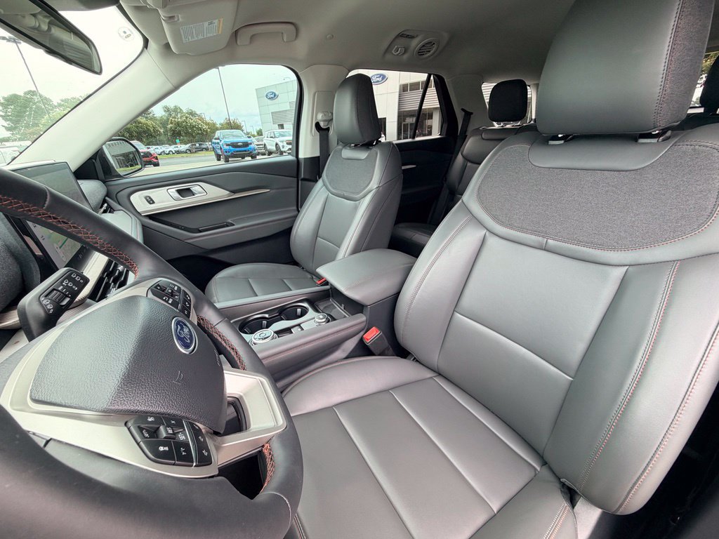 New 2026 Ford Explorer Active w/ Active Comfort Package RWD image 18