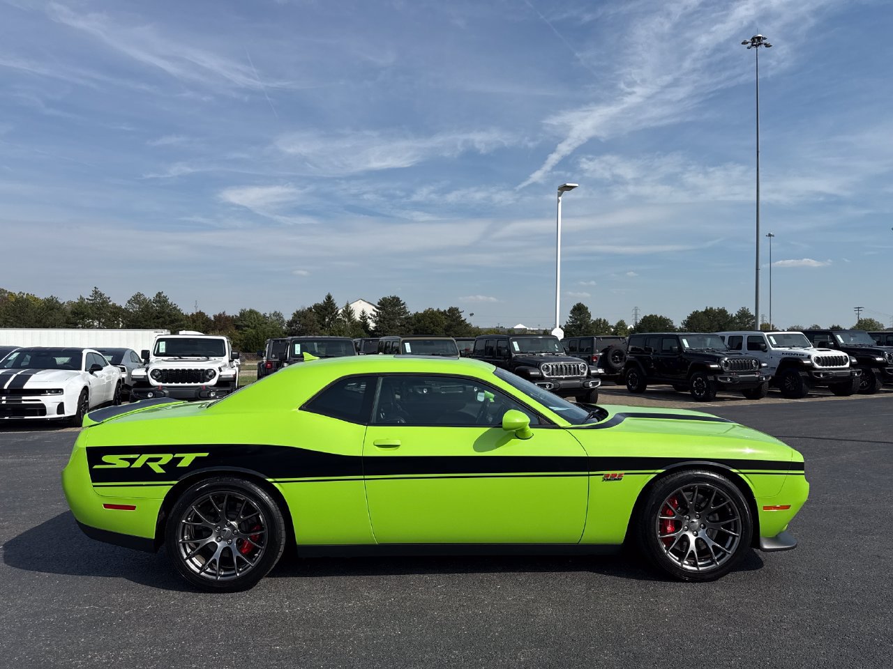 Used 2015 Dodge Challenger SRT RWD image 2