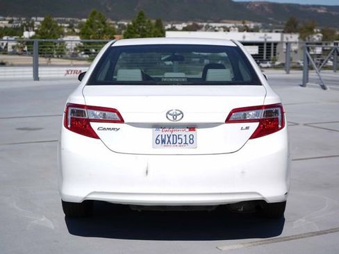Used 2012 Toyota Camry LE FWD image 8