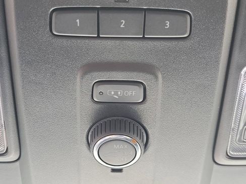 Used 2024 Chevrolet Suburban LT AWD/4WD image 35