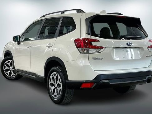 Used 2020 Subaru Forester Premium image 12