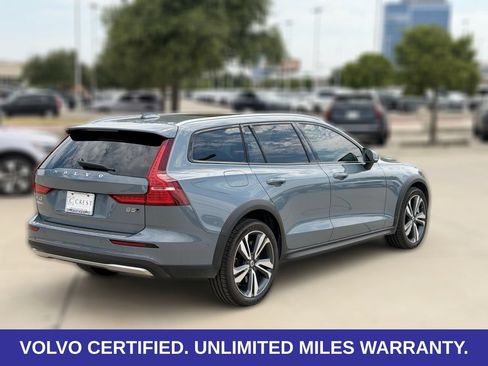 Certified 2024 Volvo V60 B5 Cross Country Plus w/ Protection Package Premier AWD/4WD image 8