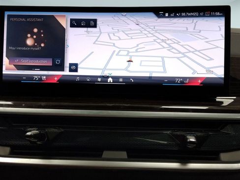 Used 2025 BMW X5 xDrive50e image 23