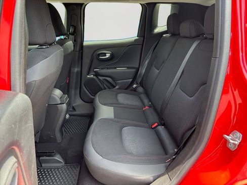 Used 2023 Jeep Renegade Trailhawk AWD/4WD image 15