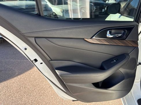 Used 2017 Nissan Maxima Platinum image 26