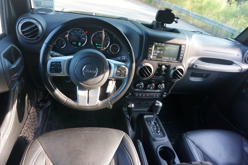 Used 2018 Jeep Wrangler Unlimited Sport AWD/4WD image 4