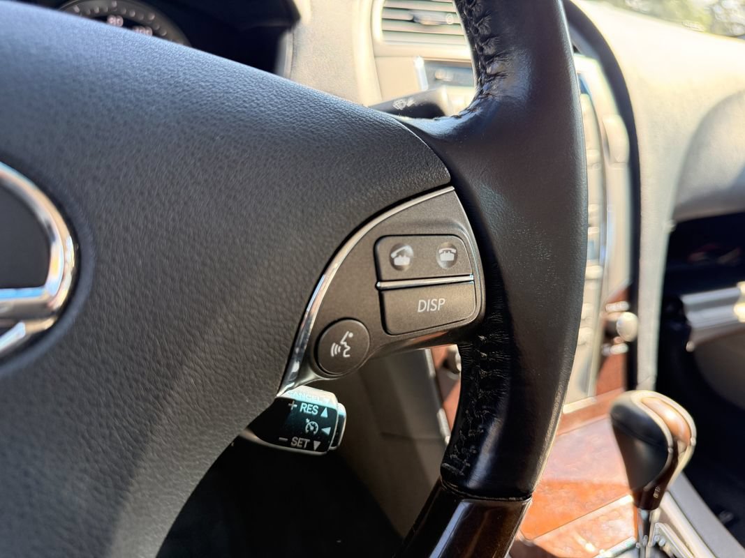 Used 2011 Lexus ES 350 w/ Preferred Accessory Package FWD image 22