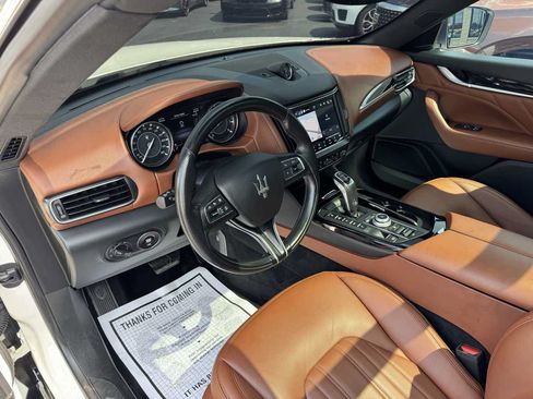Used 2022 Maserati Levante GT AWD/4WD image 13