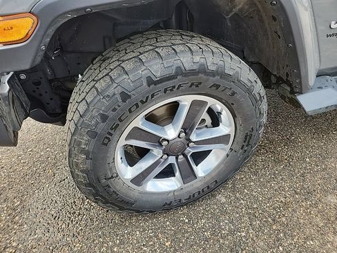 Used 2019 Jeep Wrangler Unlimited Sahara AWD/4WD image 48
