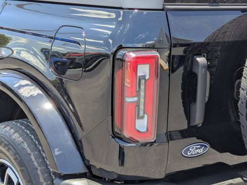 New 2026 Ford Bronco Outer Banks AWD/4WD image 11