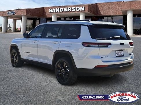 Used 2023 Jeep Grand Cherokee L Limited w/ Black Appearance Package image 5