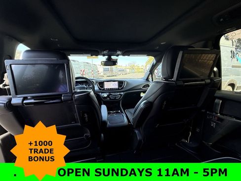 New 2026 Chrysler Pacifica Limited w/ Uconnect Theater Family Group image 20