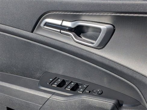 Used 2024 Kia Sportage LX image 11