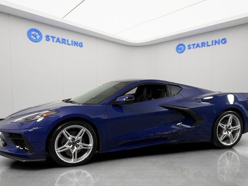 Used 2025 Chevrolet Corvette Stingray Coupe w/ 1LT RWD image 3