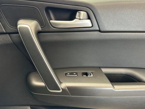 Used 2020 Kia Sportage S image 20