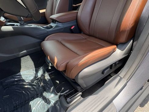 Certified 2025 Subaru Outback Touring XT AWD/4WD image 13