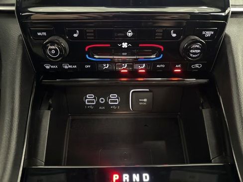 Used 2023 Jeep Grand Cherokee L Altitude image 46