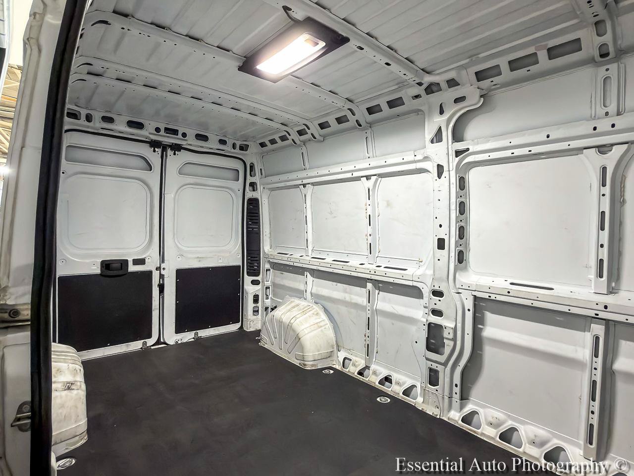 Used 2024 RAM ProMaster 2500 w/ Convenience Group FWD image 24