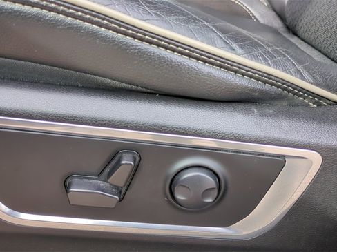 Used 2024 RAM 1500 Laramie image 11