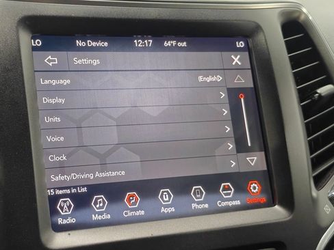 Used 2019 Jeep Cherokee Trailhawk AWD/4WD image 35