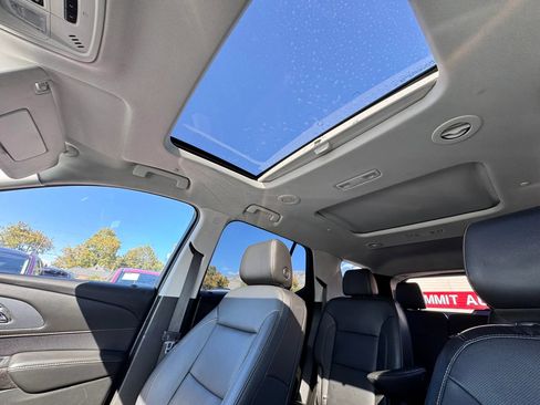 Used 2021 Chevrolet Traverse Premier AWD/4WD image 21