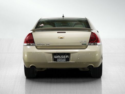 Used 2012 Chevrolet Impala LTZ FWD image 4