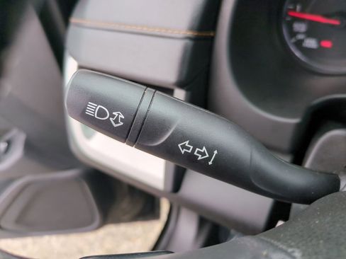 Used 2018 GMC Terrain SLT w/ Preferred Package image 32