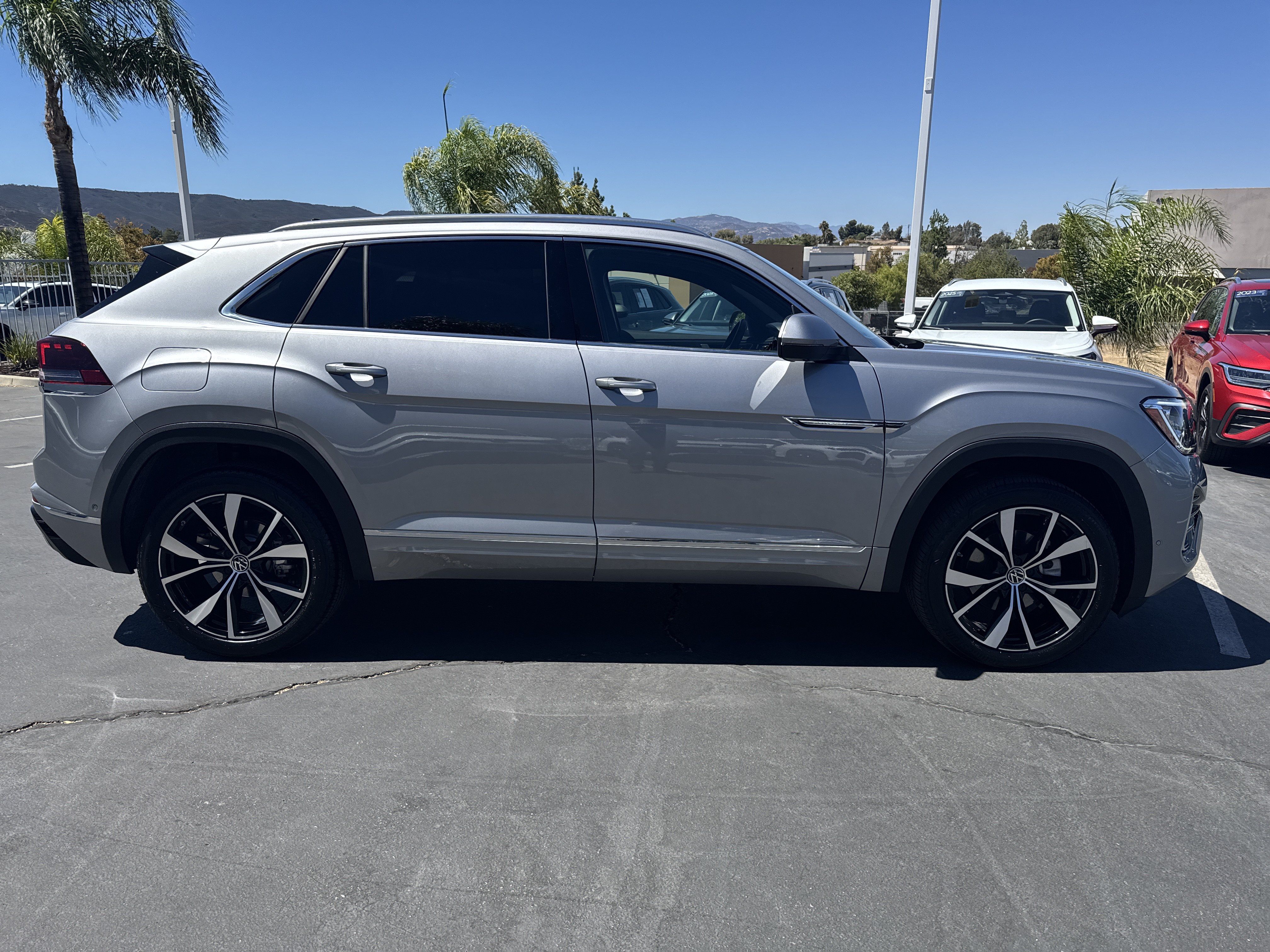 Used 2025 Volkswagen Atlas Cross Sport SEL Premium R-Line AWD/4WD image 10